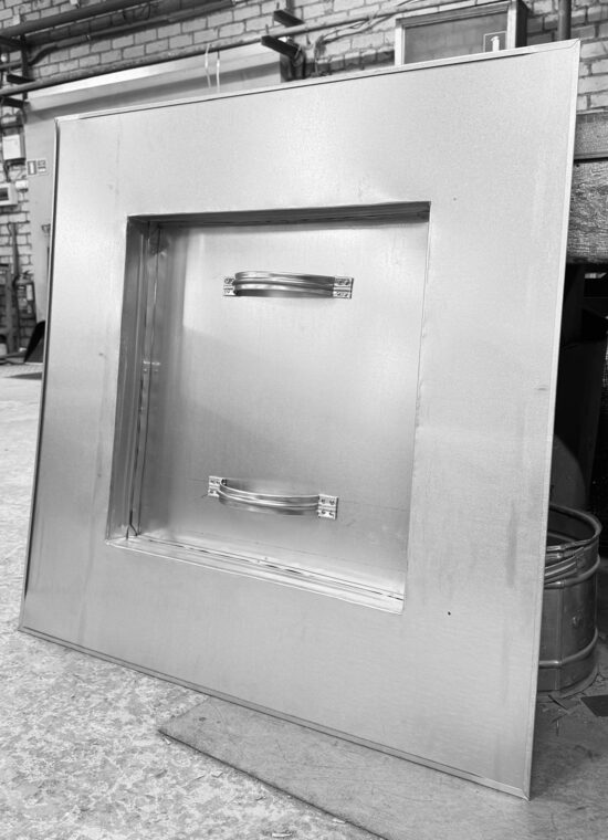 Прямоугольный кровельный люк